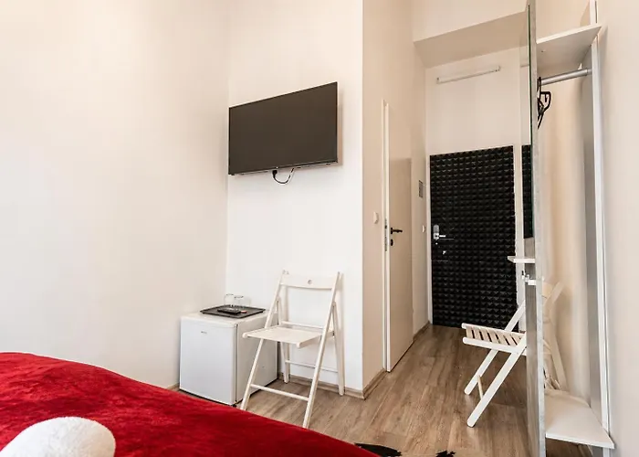 Szálloda 10-min To Westbahnhof, Modern With Tv, Wi-fi Bécs
