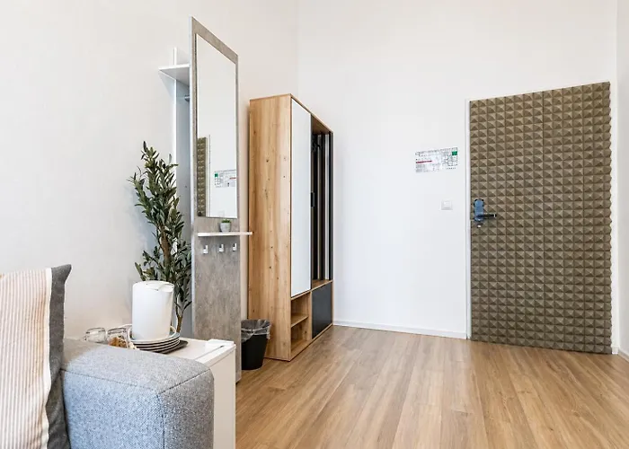 Szálloda 10-min To Westbahnhof, Modern With Tv, Wi-fi Bécs
