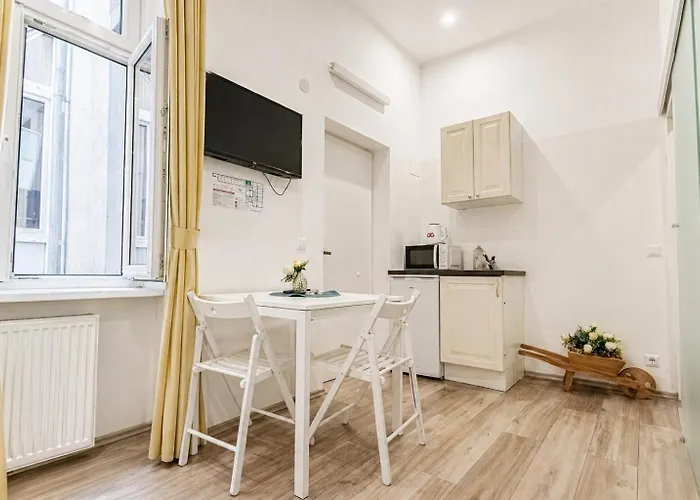 10-min To Westbahnhof, Modern With Tv, Wi-fi Bécs
