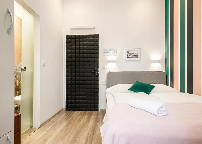 10-min To Westbahnhof, Modern With Tv, Wi-fi * Bécs