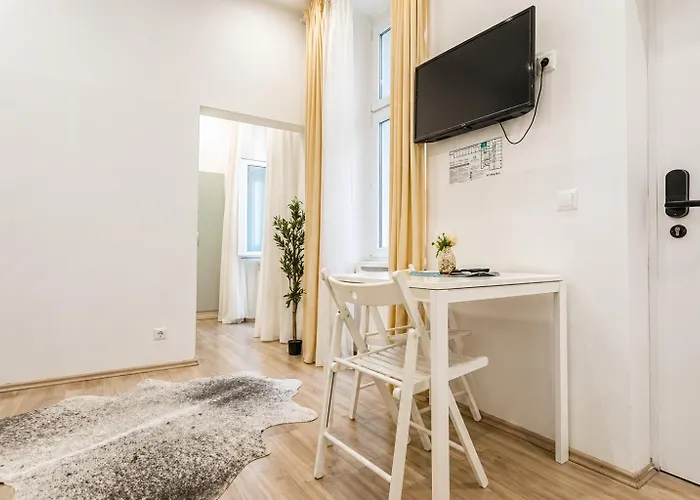 10-min To Westbahnhof, Modern With Tv, Wi-fi * Bécs